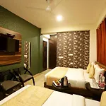 Hotel Emerald Park At Airport